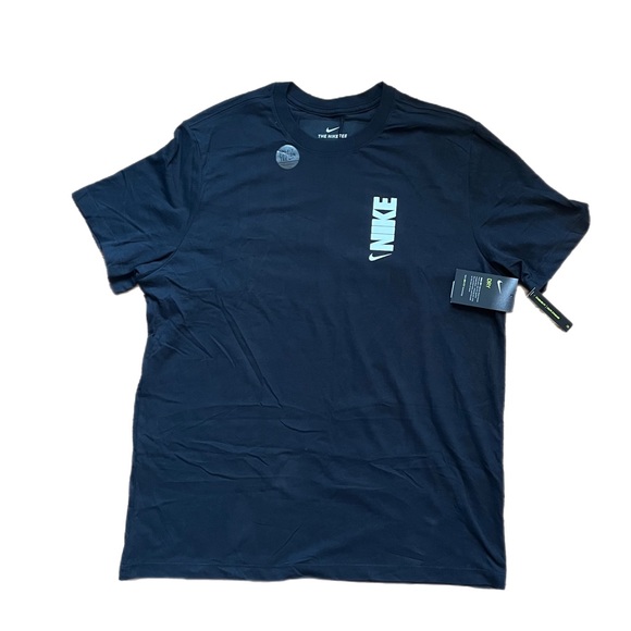 XL Nike Standard Fit Short Sleeve Tee with tags - Picture 1 of 3